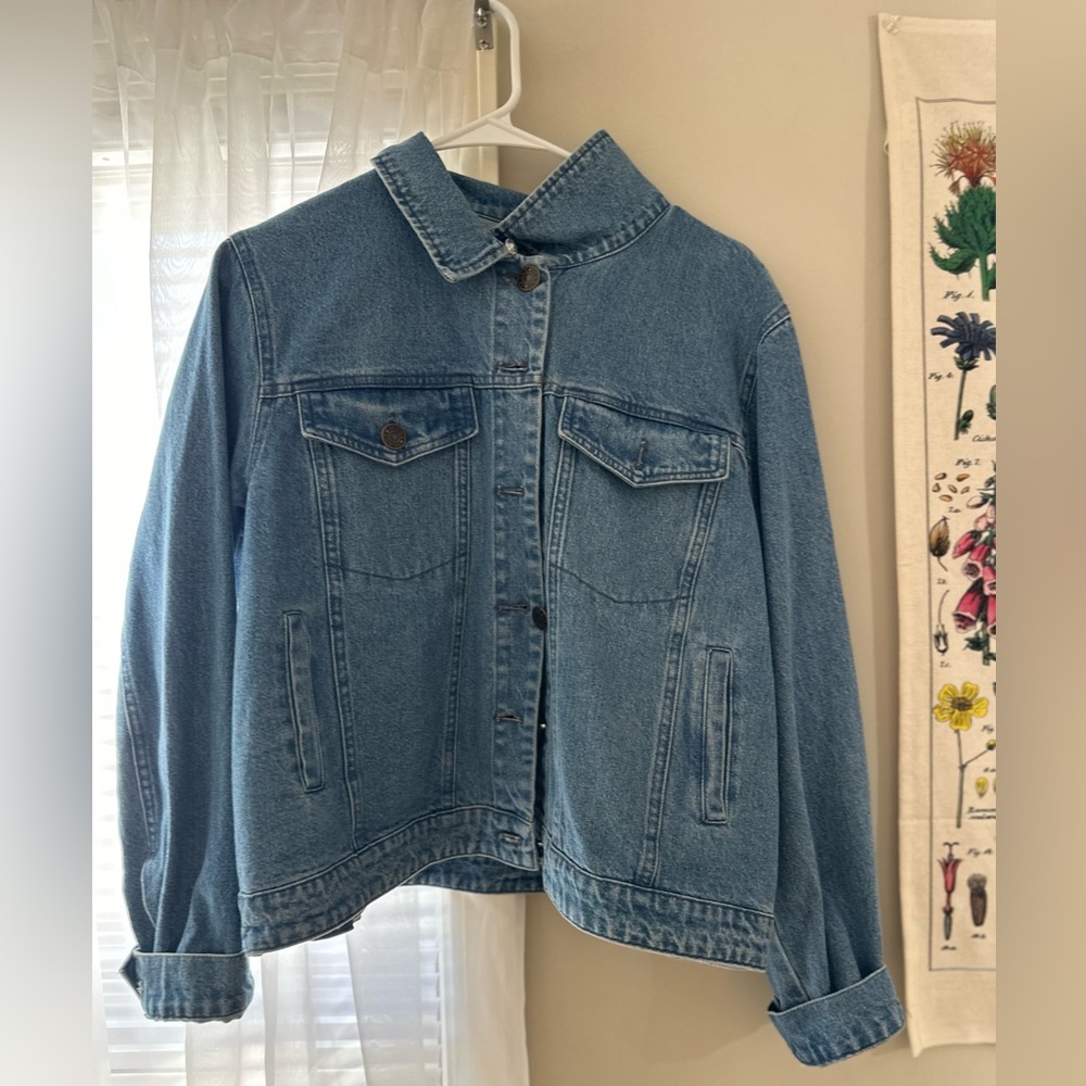 Cropped denim jacket